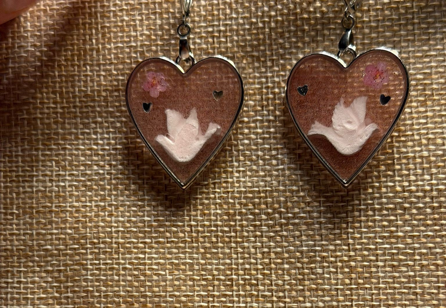 Oorhangers met Duif en Hart, Ear Wires with Dove and Heart