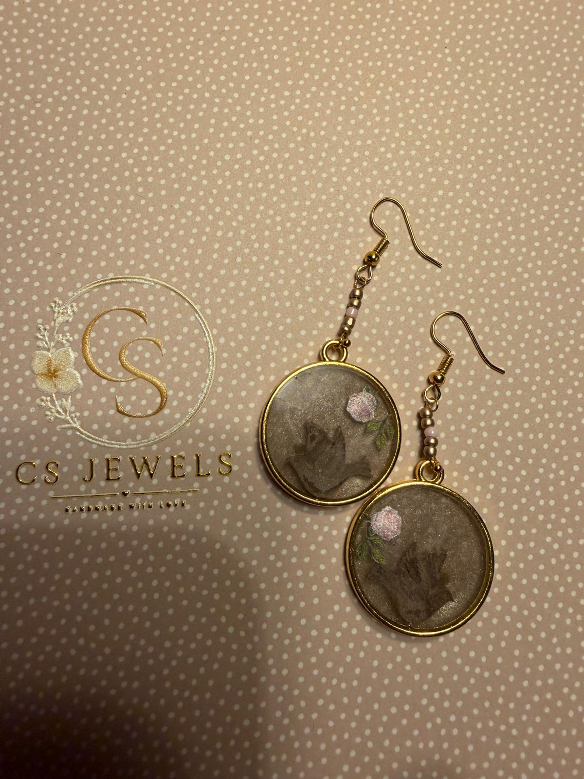 Oorhangers met Rozen in Hars, Ear Wires with Roses in Resin